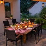 Apartament Rast Am Park Mużaków